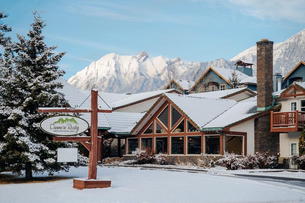 Canmore Rocky Mountain Inn Exterior photo