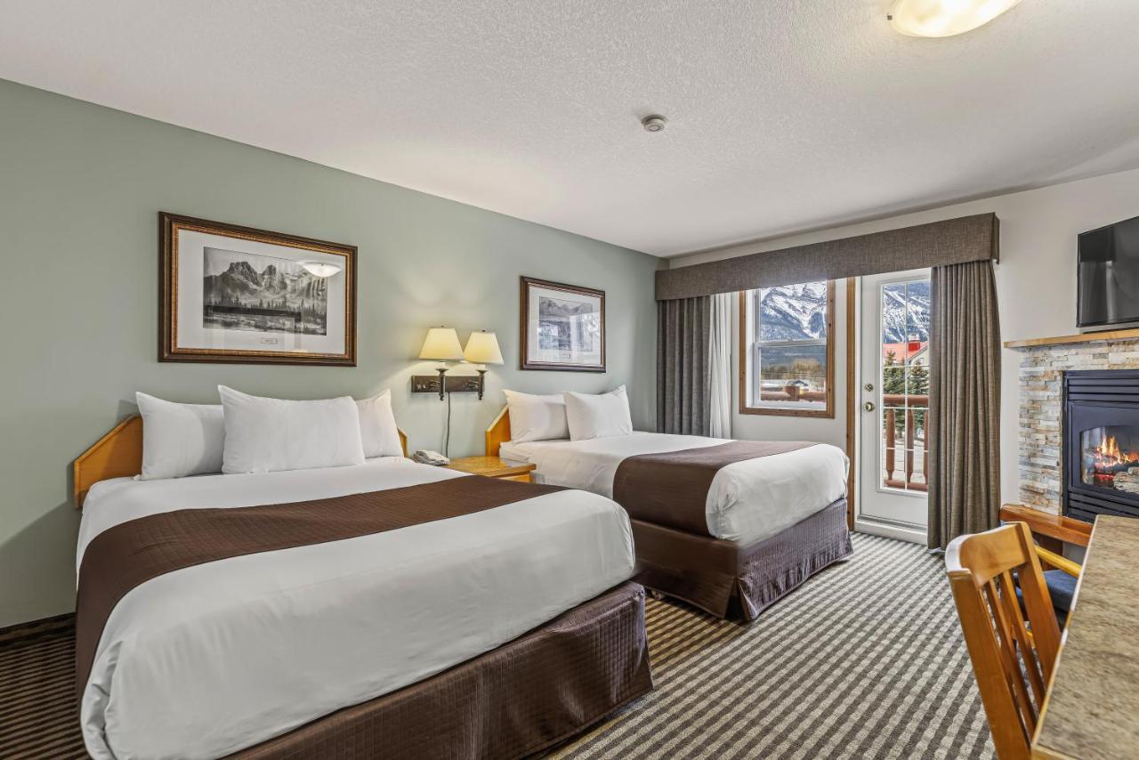 Canmore Rocky Mountain Inn Room photo